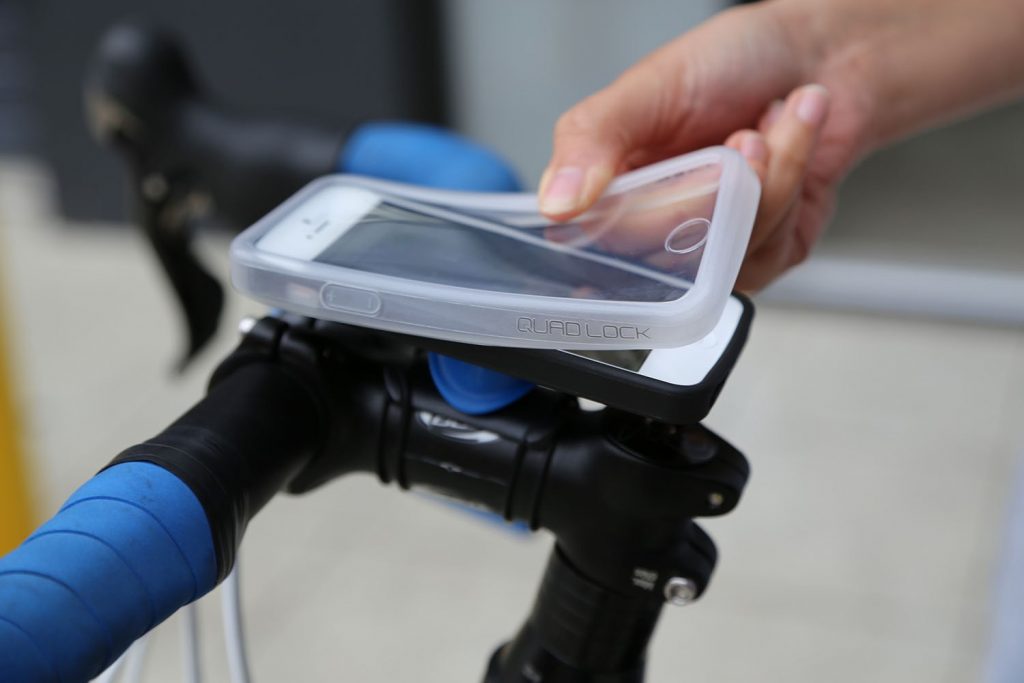 Review: Quad Lock Smartphone Mounting System - CYCLINGABOUT