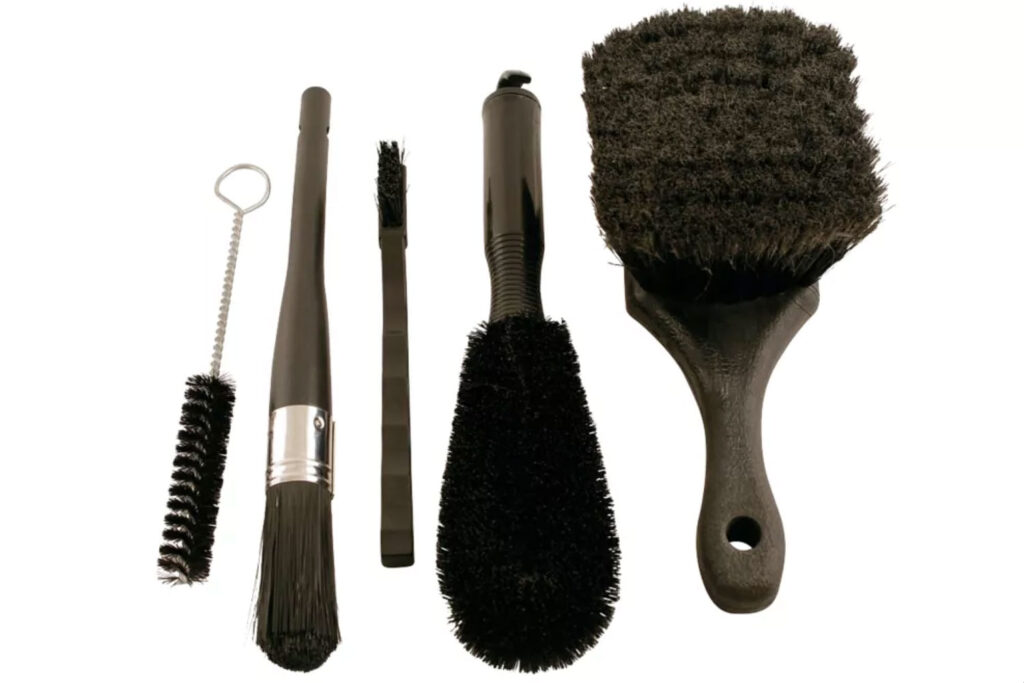 Set of 5 bike cleaning brushes